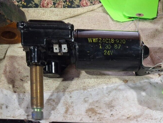 Windshield Wiper Motor Assembly 24 Volt WWF24C18-920
