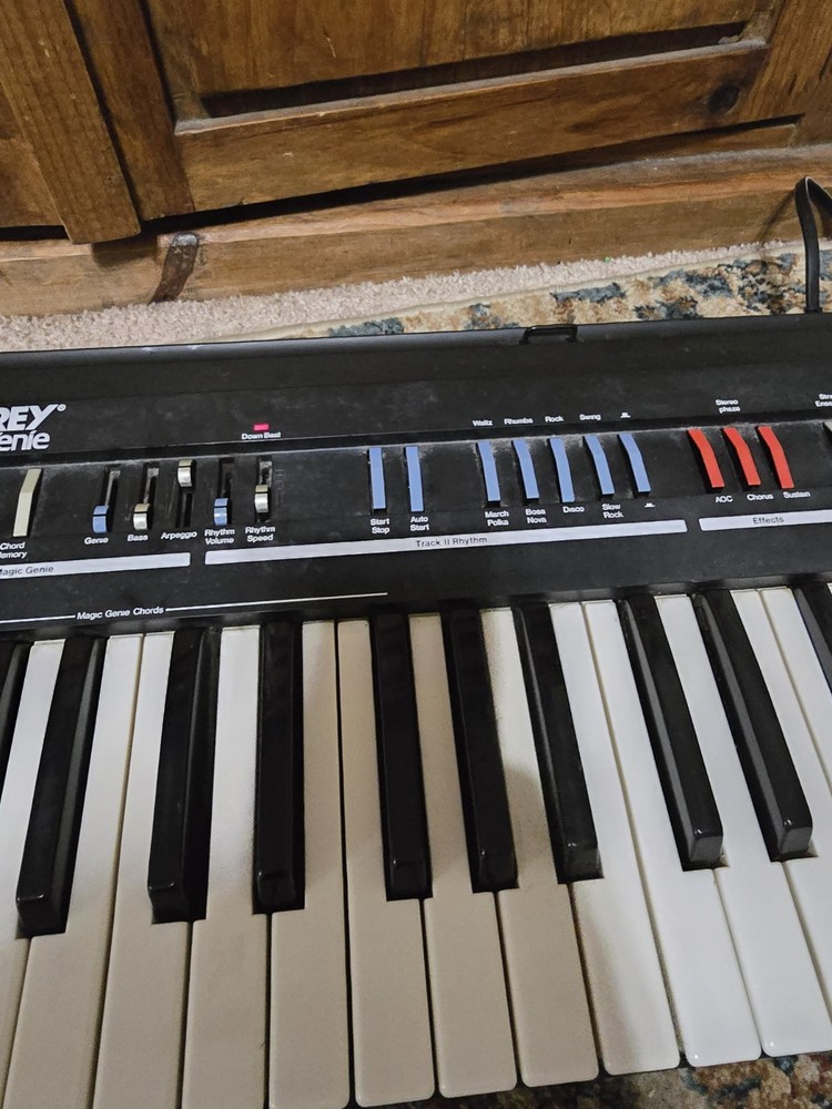 Lowrey Micro Genie V -60 Keyboard READ