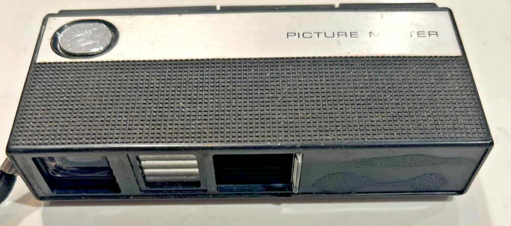 Vintage - Bell & Howell Picture Master 100 Pocket Camera