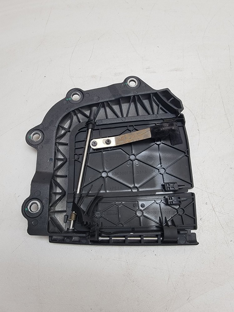 BMW E93 CONVERTIBLE REAR LEFT DRIVER SIDE DECK FLAP METAL COVER PANEL OEM