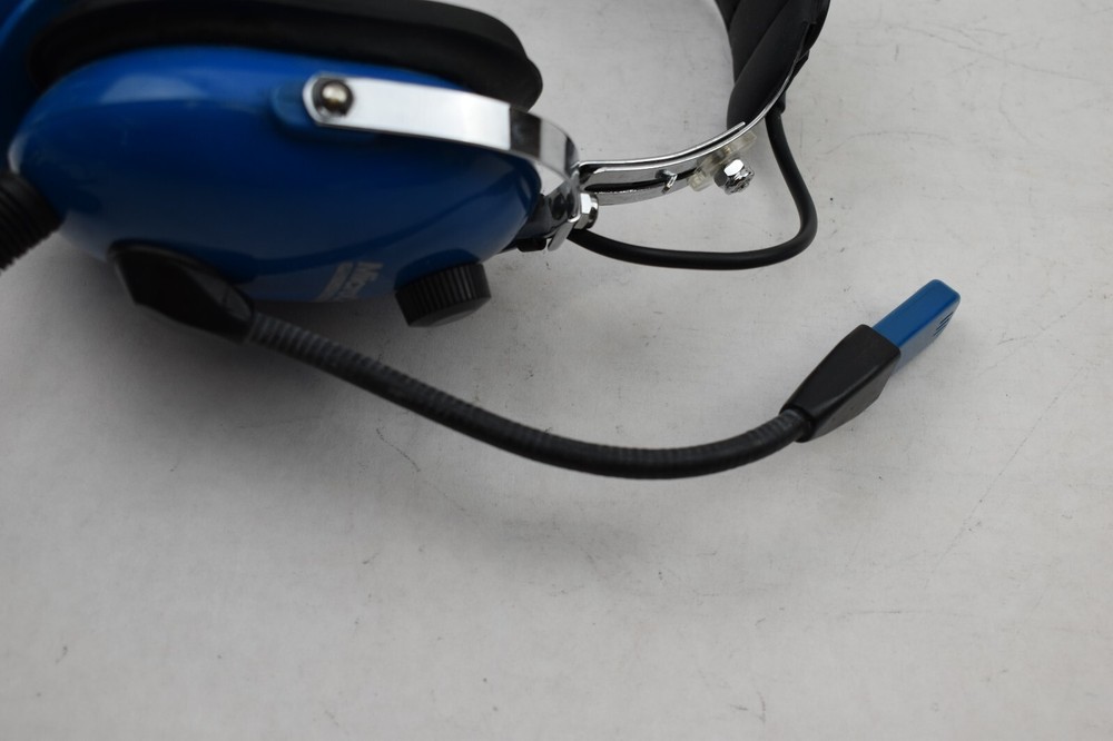 MicroCom Aviation Headset M-60 Headset w/ Mic