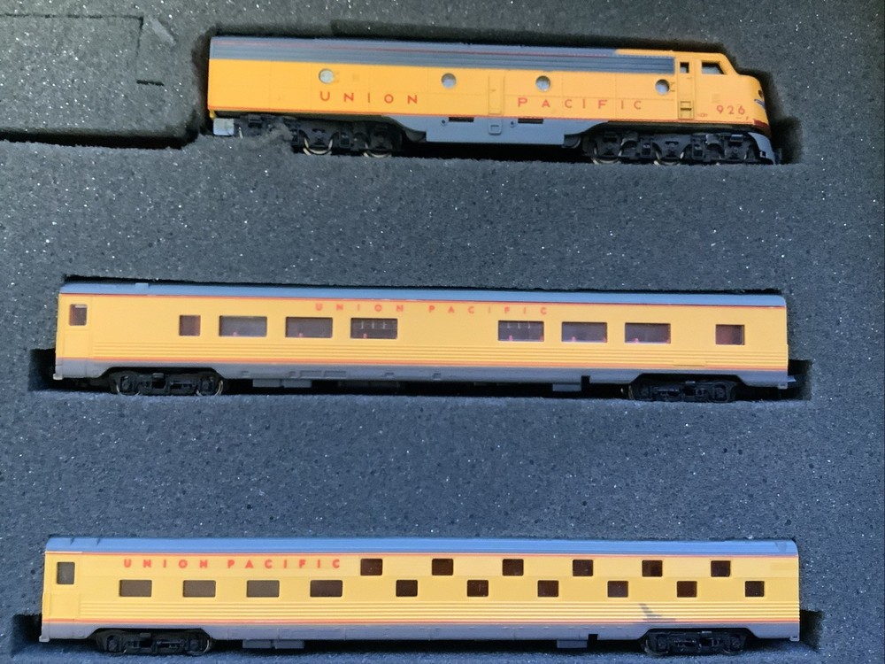 Con-Cor N Scale Union Pacific Passenger Set #004301