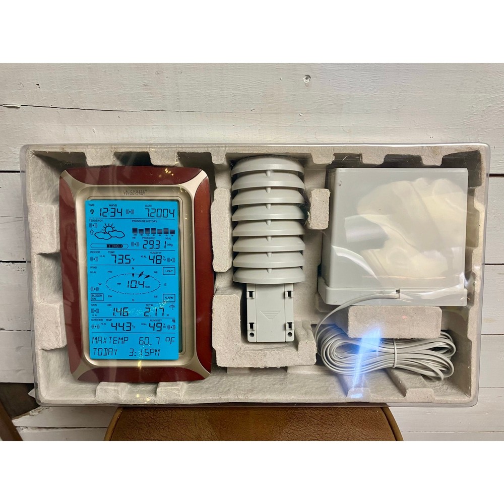 La Cross Technology Touch Screen Weather Center With PC Interface.