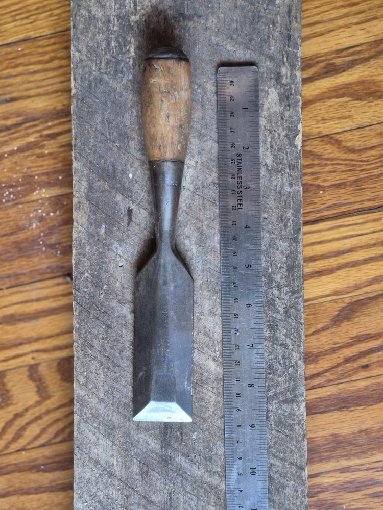 2 Vintage Stanley Chisels.