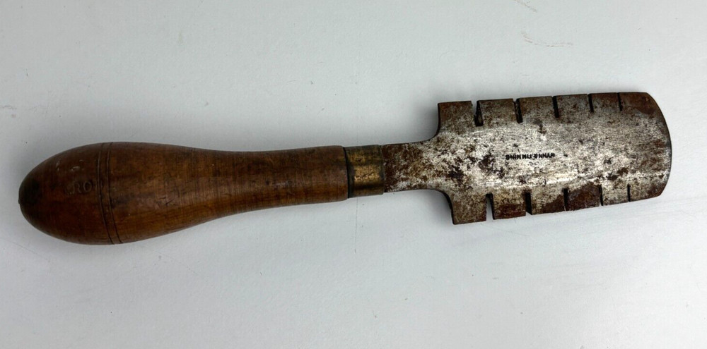 Wynn & Timmins Saw rest - Vintage tool