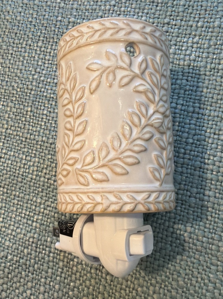 Ceramic Nightlight Vine Floral Cream Beige One Light Switch Cute!