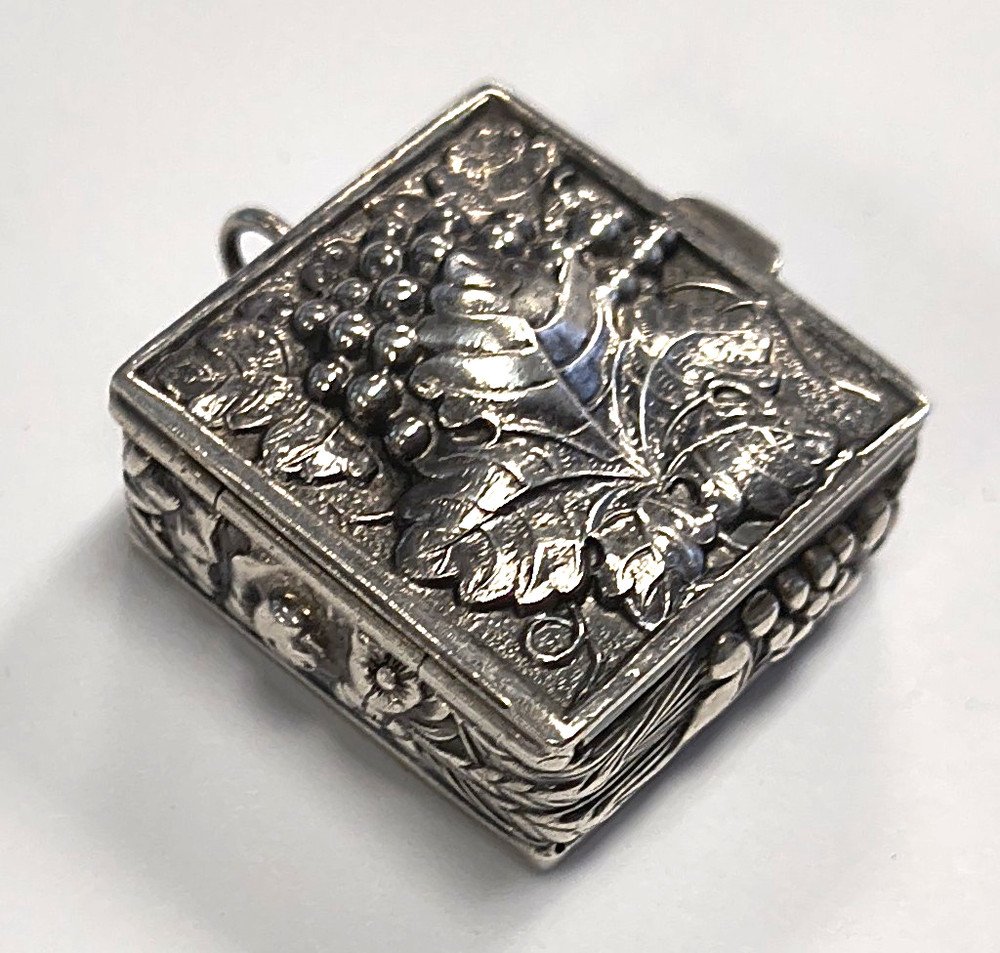 Vintage Sterling Silver 925 Grape & Leaf Pillbox Chatelaine / Pendant Box