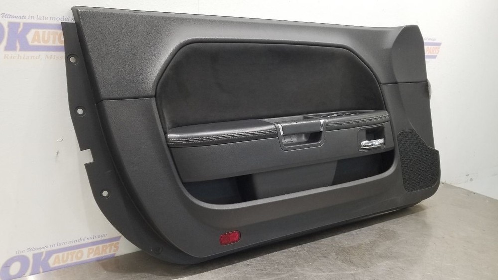 09 DODGE CHALLENGER SRT8 INTERIOR DOOR TRIM PANEL LEFT DRIVER BLACK