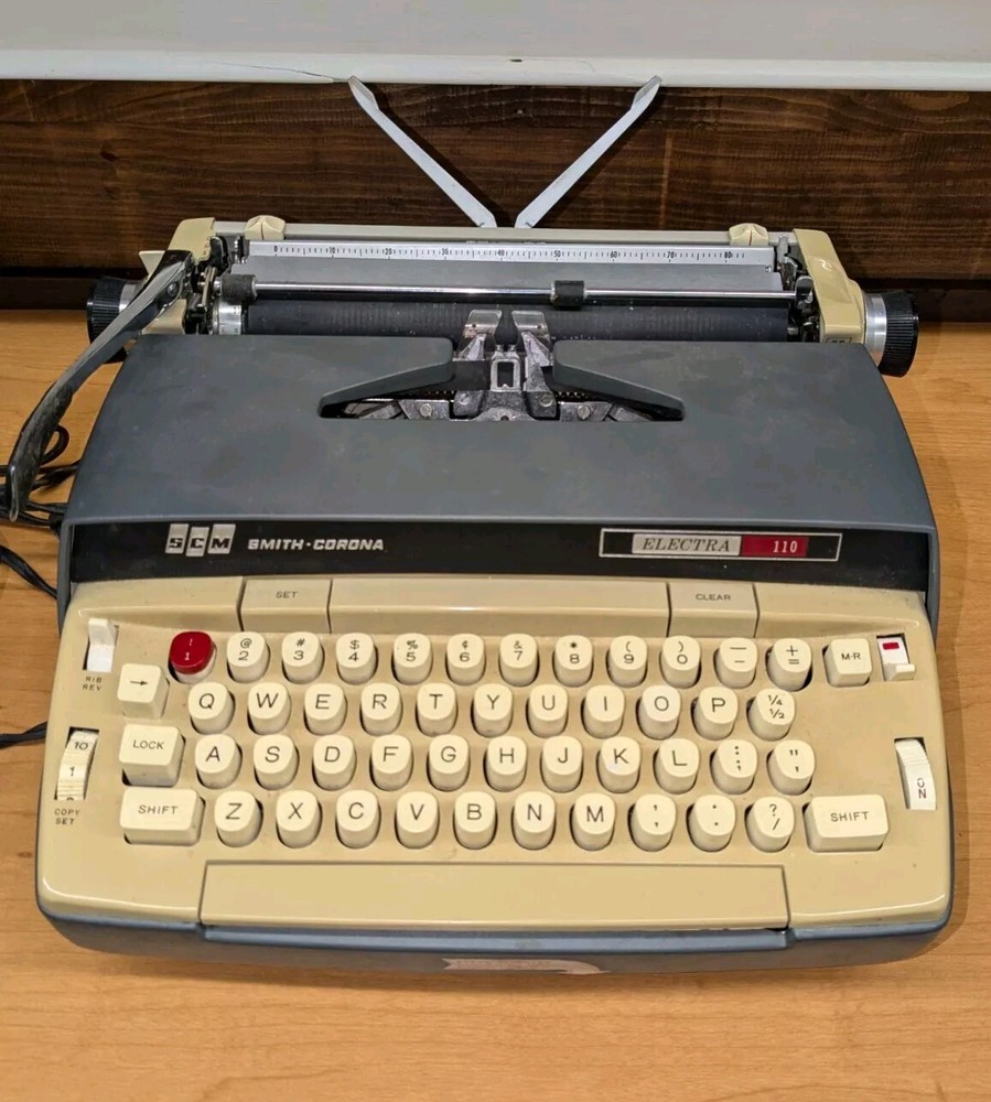 Smith Corona Electra 110 Electric Typewriter w/Case *Flaws* Read Description