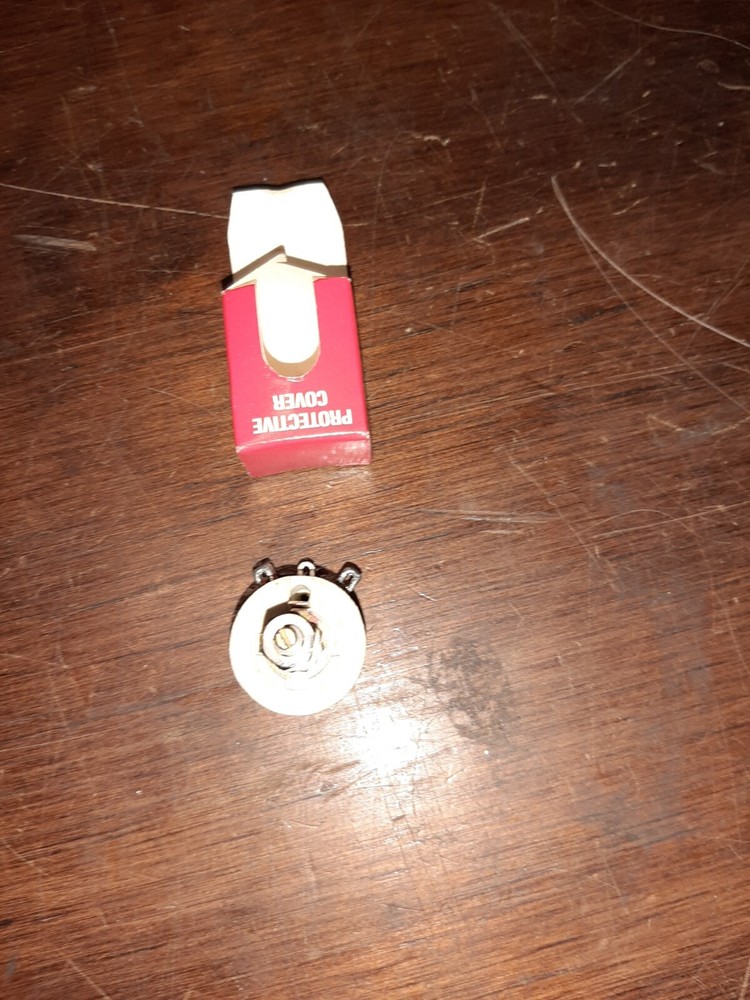 OHMITE E-250-L01 Rheostat 250 ohm with locking shaft.