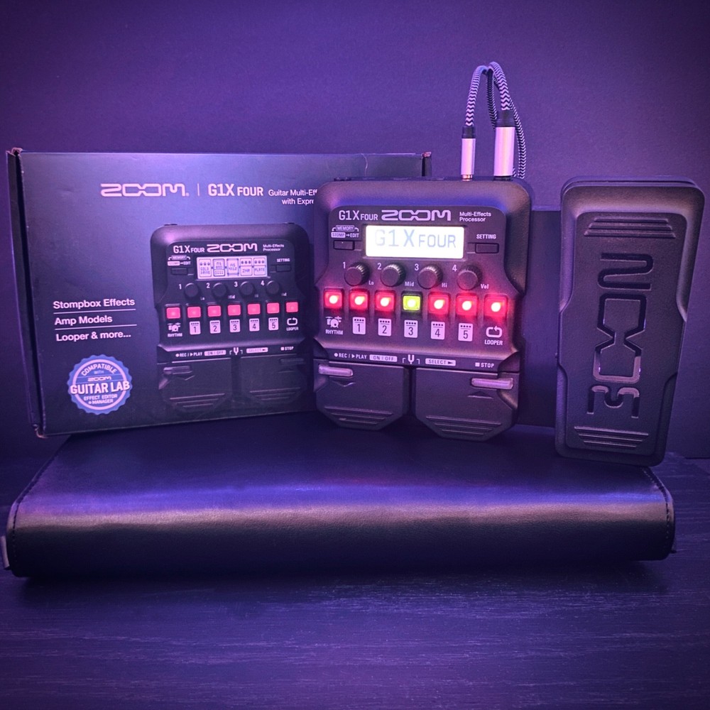 Zoom G1X FOUR Digital Multi-Effects Processor Looper w/ Expression Pedal