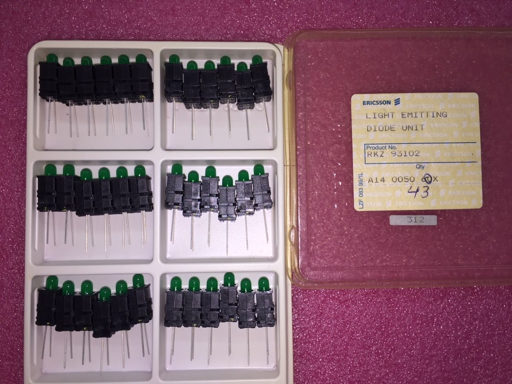 43 PIECES RKZ93102 ,ERICSSON, PC-TYPE/STACKABLE LED LAMP, GREEN, DIFFUSED, LMP-6
