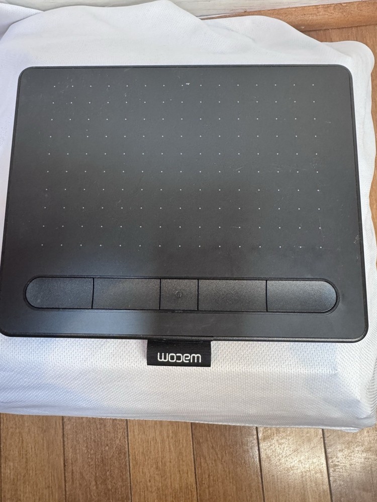 Wacom Intuos CTL-4100WL Graphics Tablet Black USB Connectivity Model CTL-4100WL