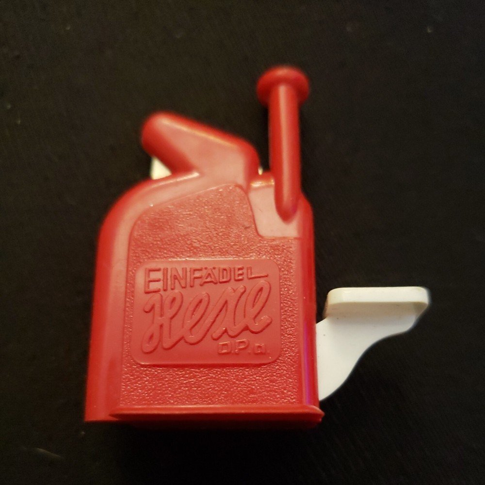 Vintage RED EINFADEL HEXE Plastic Automatic Needle Threader