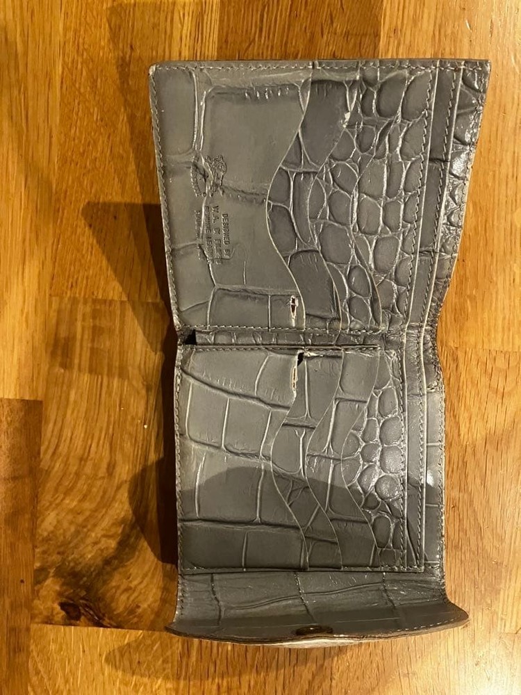 IL BISONTE Crocodile Embossed Wallet Light Gray From Japan