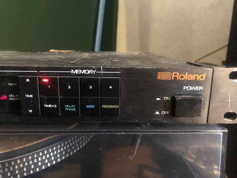 Roland SDE-1000 Digital Delay Rack Effect Processor TESTED WORKING
