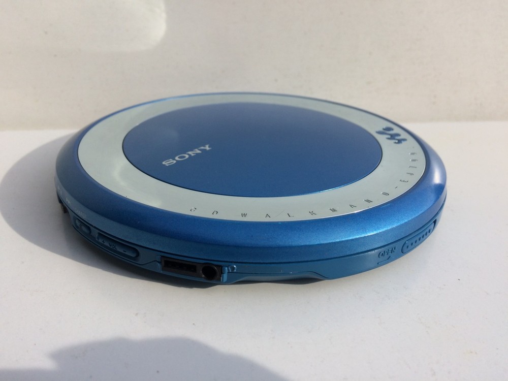 Sony D-EJ700 CD Walkman Portable CD Player Discman blue working all