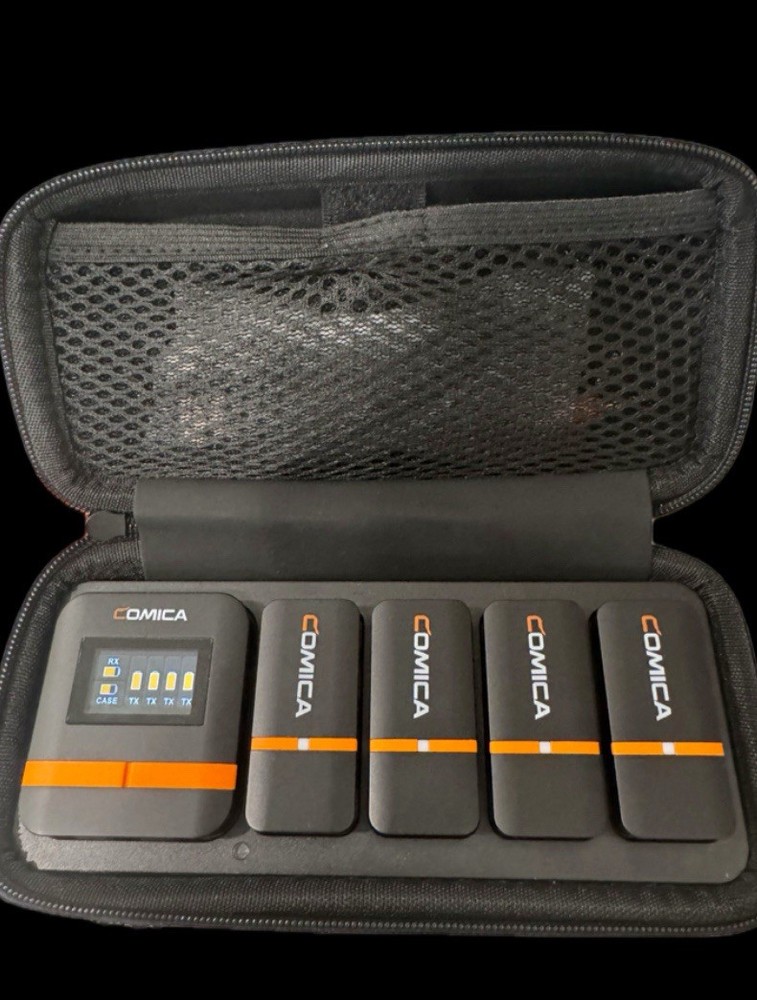 COMICA Vimo Q 4-Channel Wirelss Lavalier Microphone Charging Box 4*Transmitter