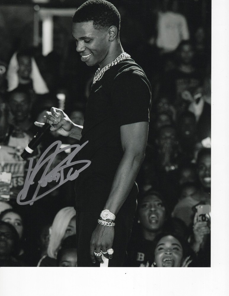 A BOOGIE WIT DA HOODIE SIGNED COOL BLACK & WHITE 8X10