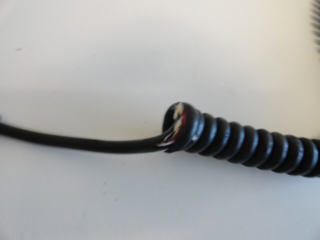 UU4: Motorola speaker mic NMN6193A - Broken Rubber