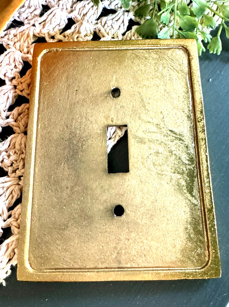 Antique -Gold Metal Single Toggle Light Switch Plate Wall Cover Decorator Scroll