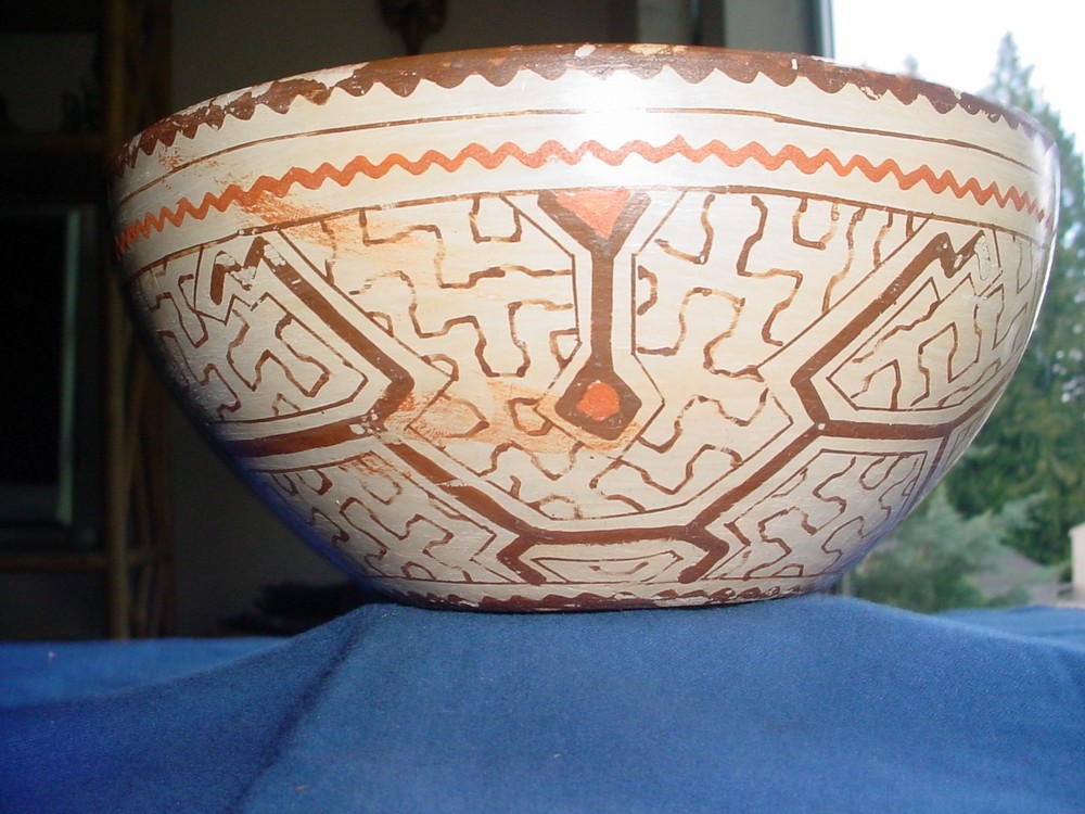 RARE OLD SHIPIBO CONIBO INDIAN POLYCHROME POTTERY BOWL AMAZONIA PERU