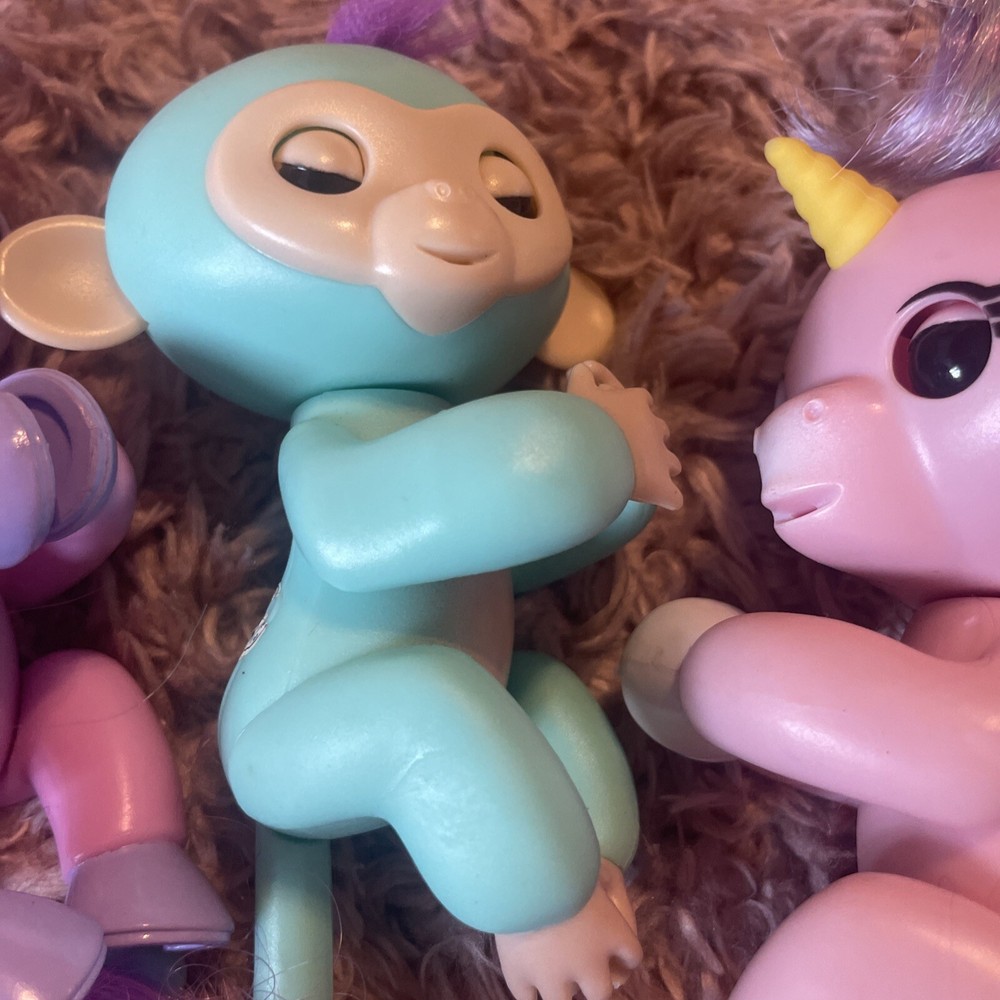 Lot 3 Fingerlings Interactive Baby Monkey Unicorn