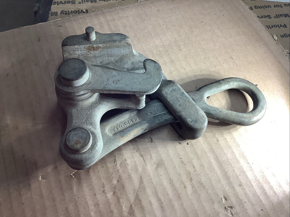 Klein Tools Cable Puller 8,000 LBS Max Load .28-.75 Size Range CAT NO. 1625-20