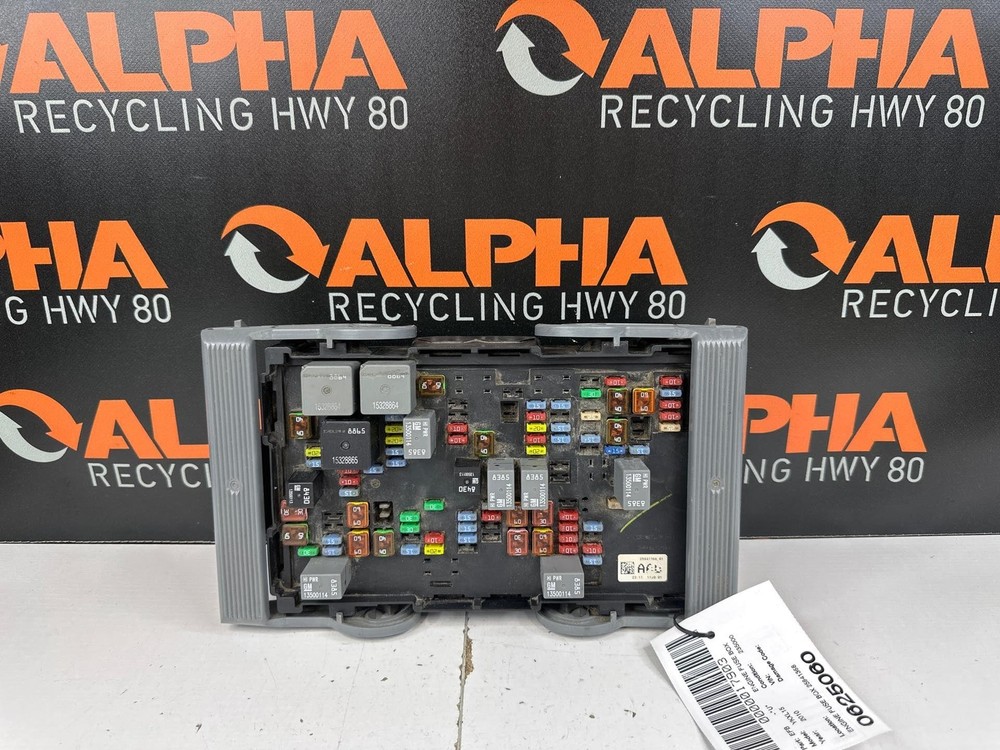 Engine Fuse Box GMC YUKON XL 1500 10