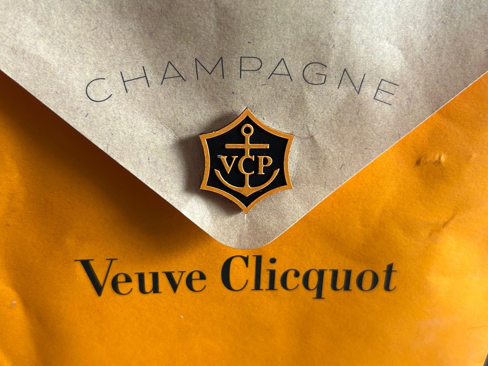 VEUVE CLICQUOT BRUT - Ice Bucket Envelope -EMPTY - 2 'Ice Jacket' Tags