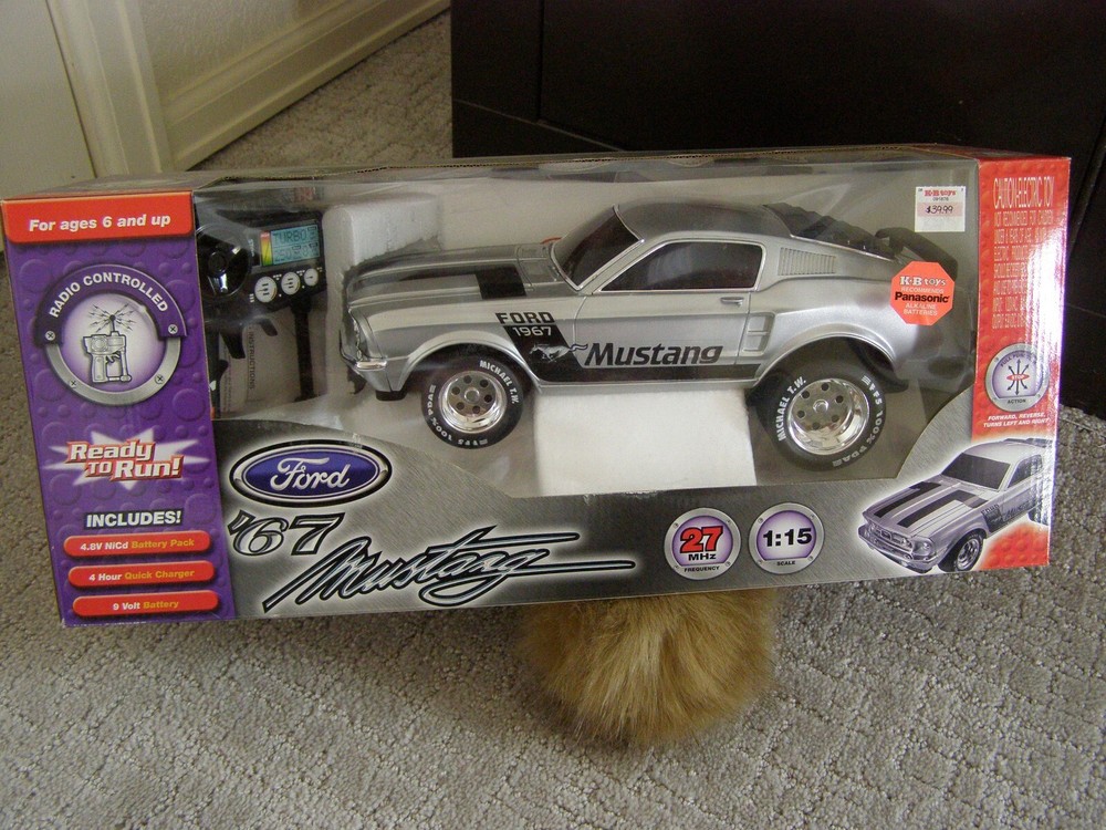 NEVER OPENED Ford ‘67 Mustang Fastback Silver RC Remote Control Car 1:15 Scale