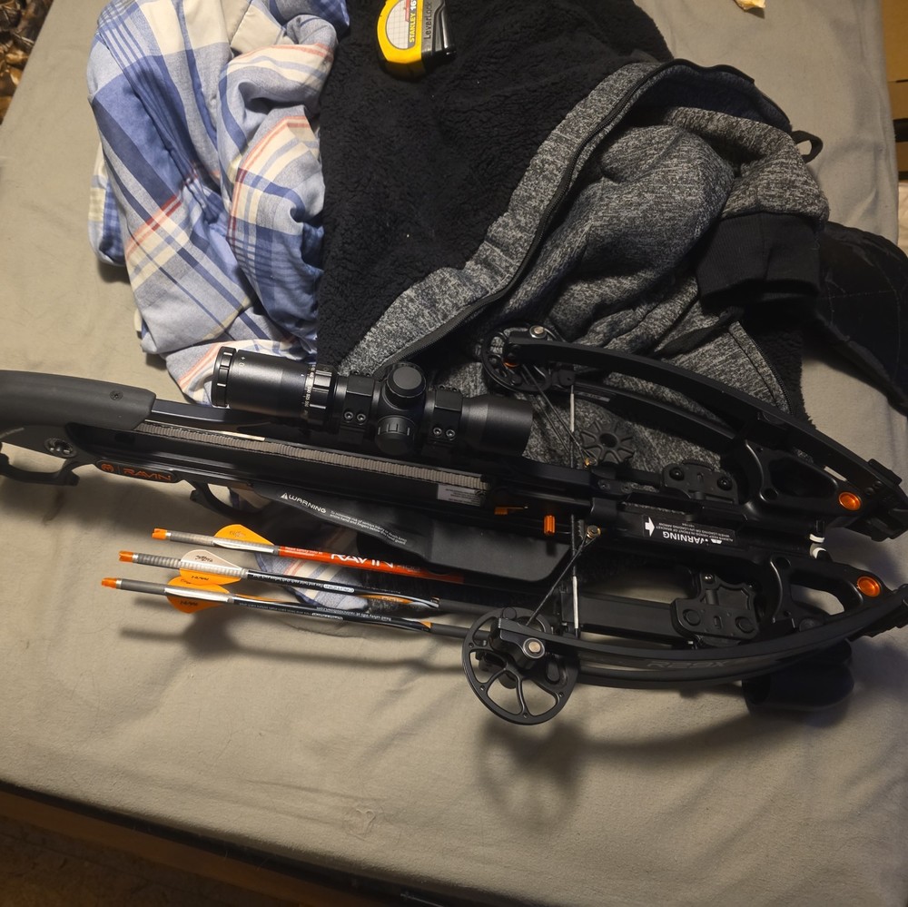 ravin r29x with bow case and some lighted knocks