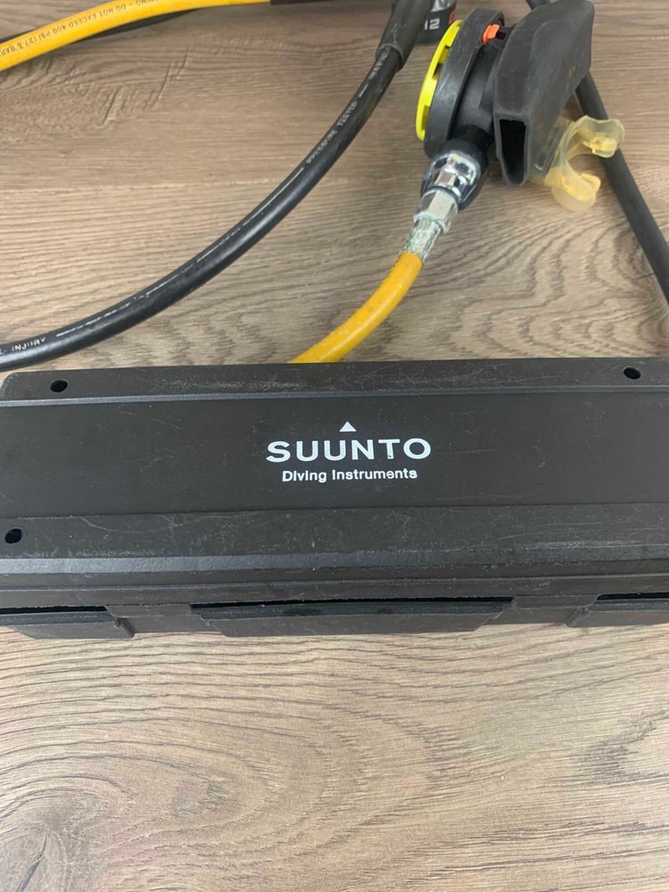 SUUNTO SeaQuest Solution Dive Computer Gauge Compass & Mares Regulator For Parts
