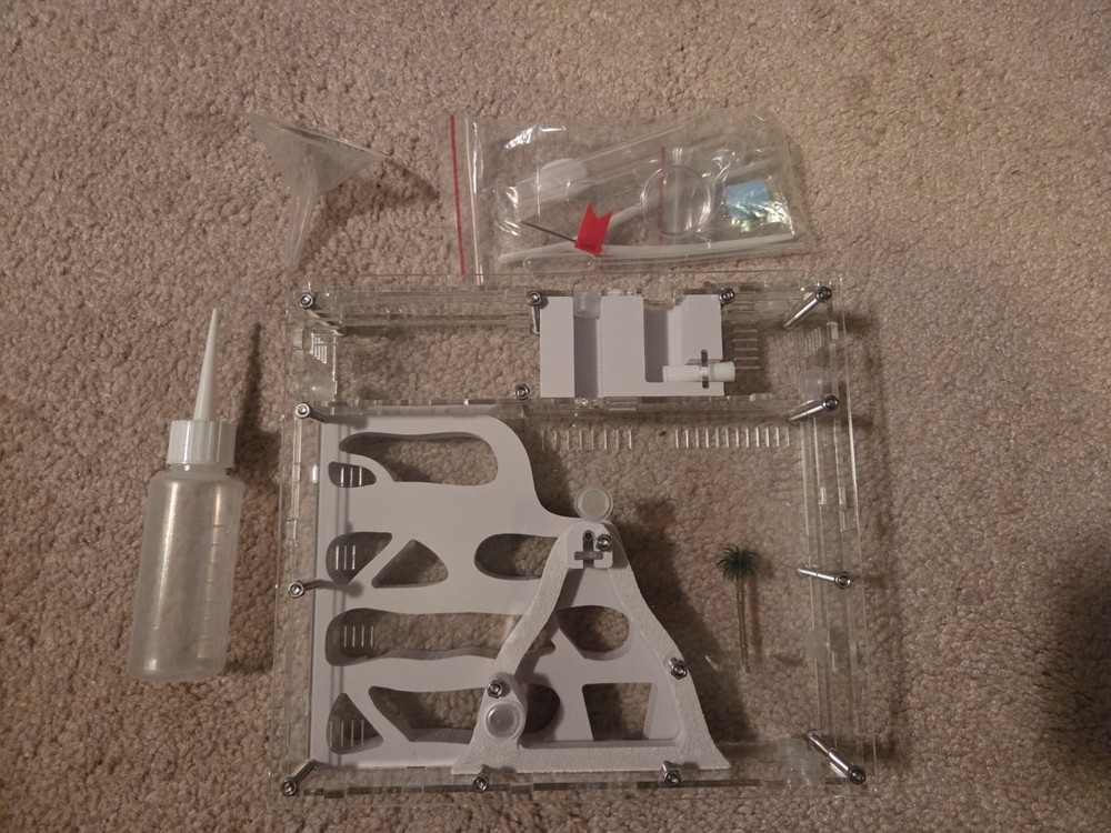 Ant Farm Starter Kit with Maze, Water Bottle & Accessories