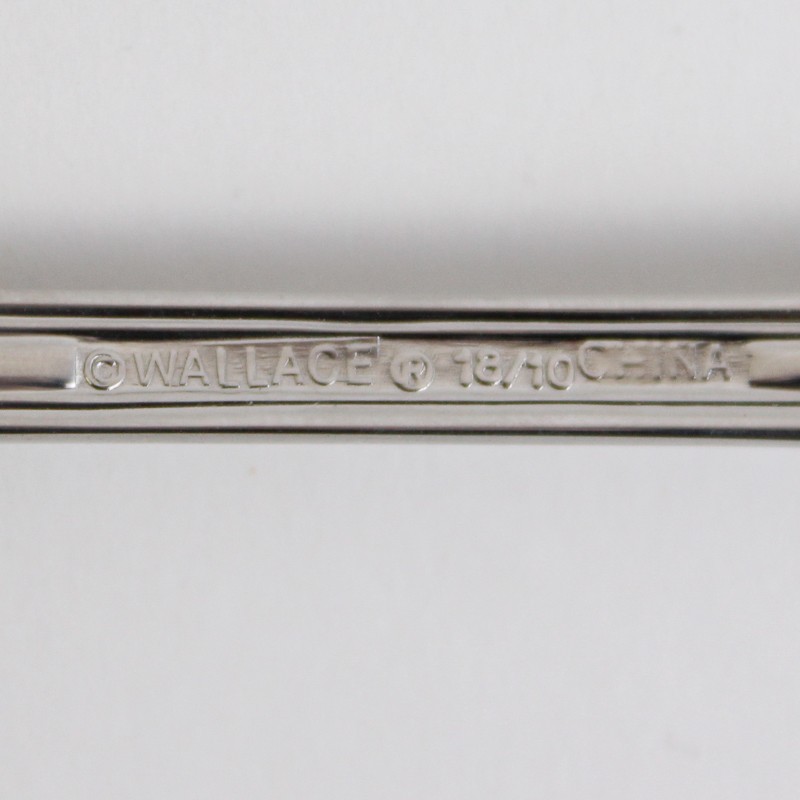 Wallace Silver Royal Thread Pattern 18/10 SS Solid Serving Fork 8.75" Rare Item