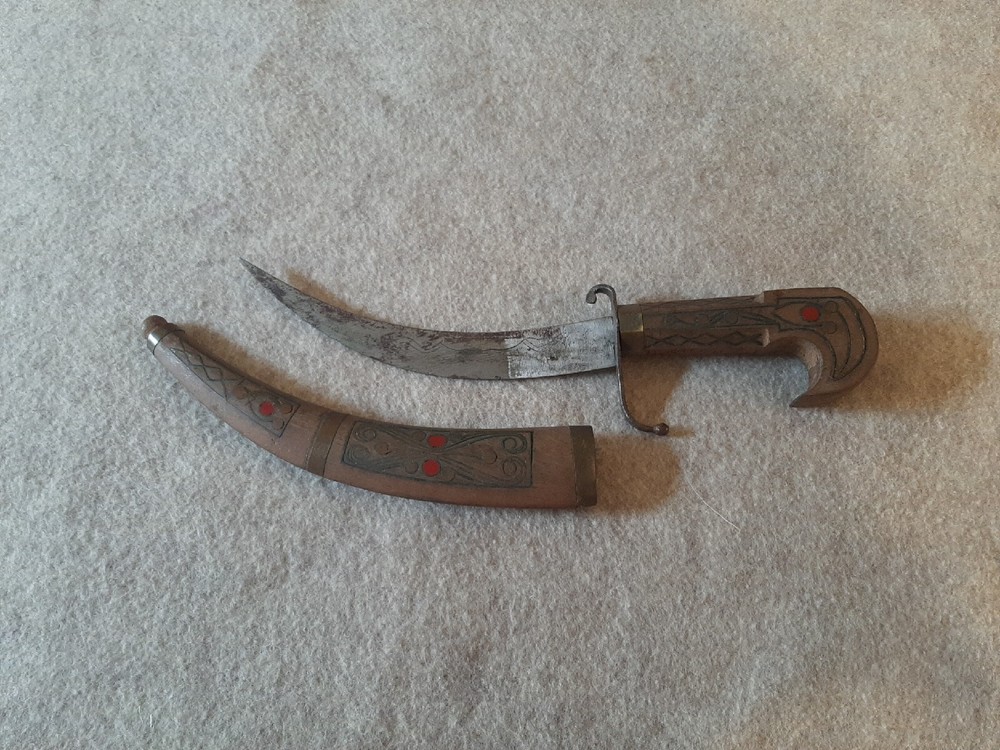 Vintage Fixed Blade Curved Dagger with Inlayed Wooden Handle & Sheath