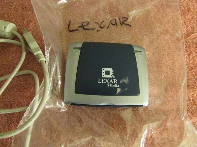 Lexar Media RW018 USB 2.0 High Speed Convenient Size Multi-Card Reader