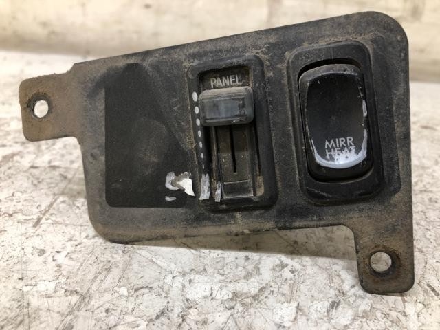 Freightliner COLUMBIA 120 SWITCH Dash Panel - Used