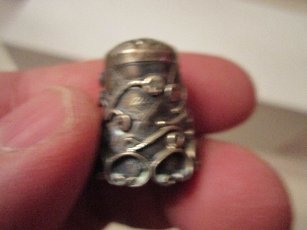 VINTAGE STERLING SILVER THIMBLE - INTRICATE DESIGN - OFC-7