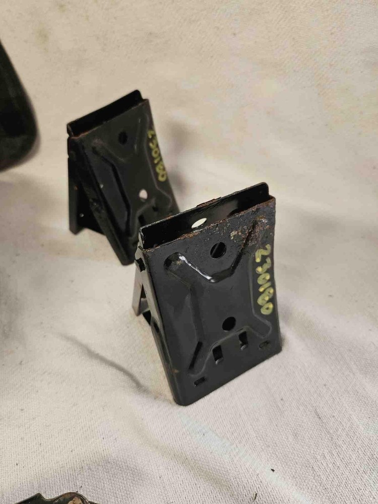 2012-17 Buick Verano emergency jack with tools