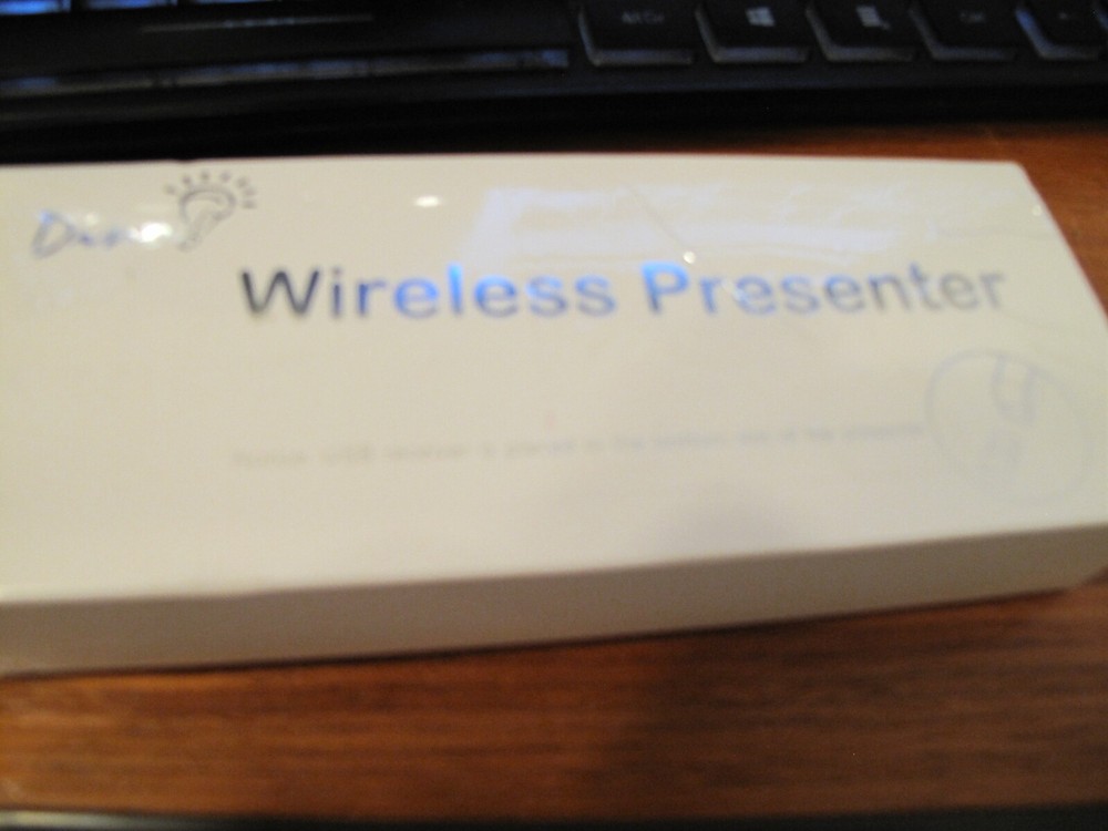 Dino Wireless USB Presenter Stick