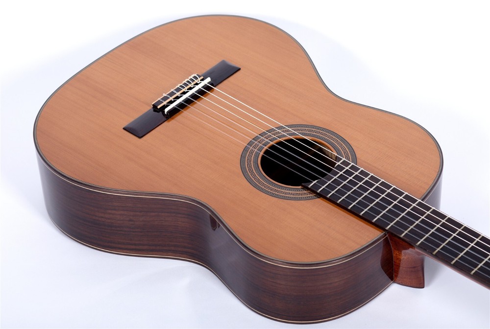 Top Quality 39 Inches Solid Cedar Classical Guitar Rosewood Back and Sides