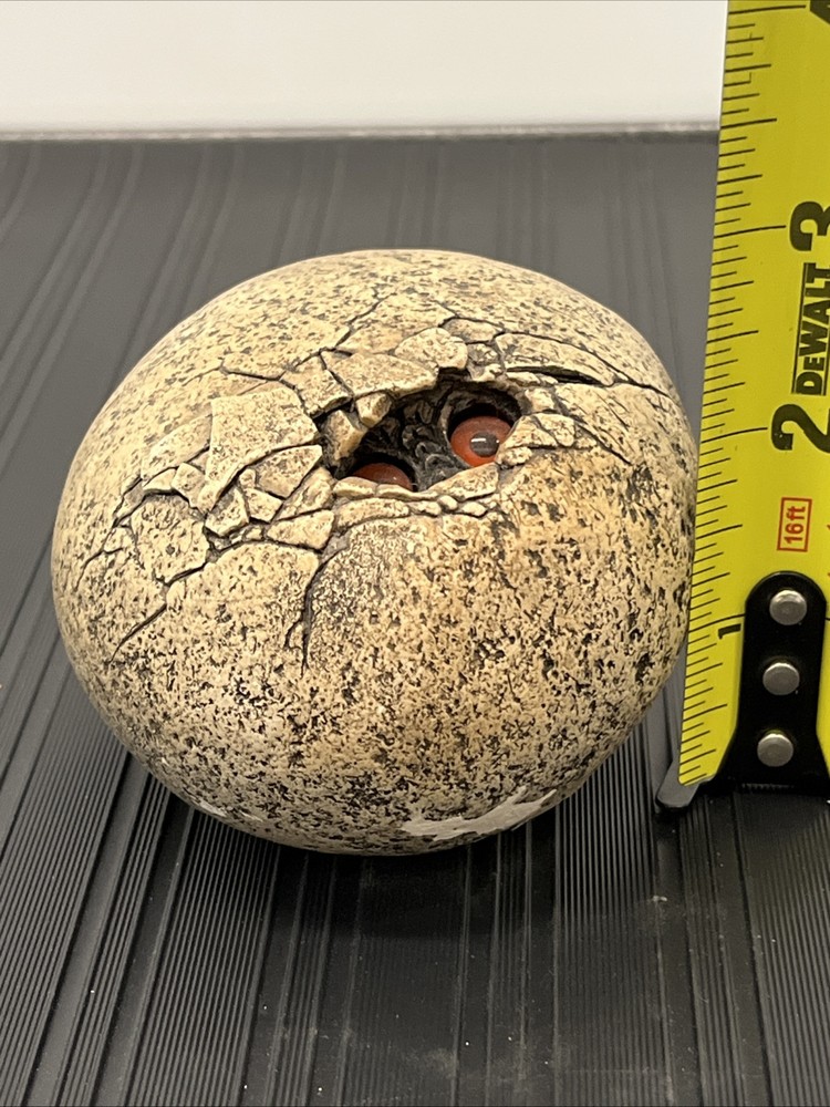 1994 Windstone Edition 94 Pena - Hatching Stone Egg
