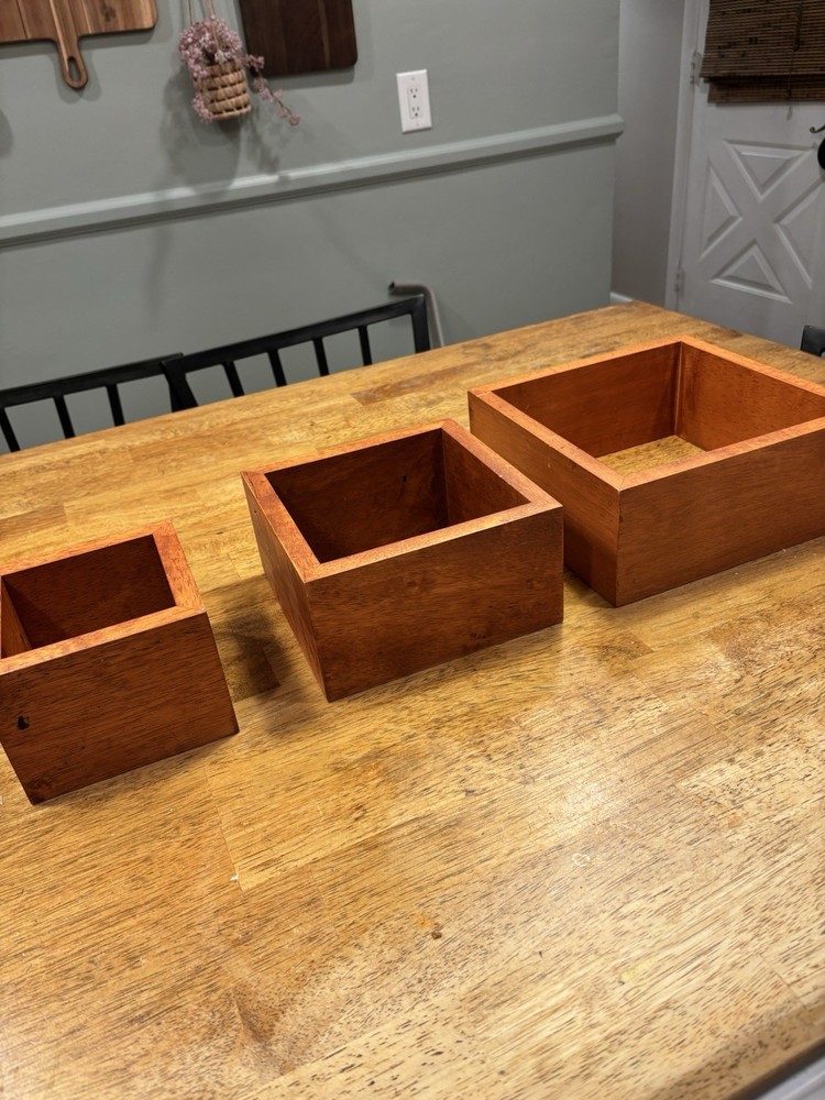 Square Shelves in Assorted Sizes, 3 Count
