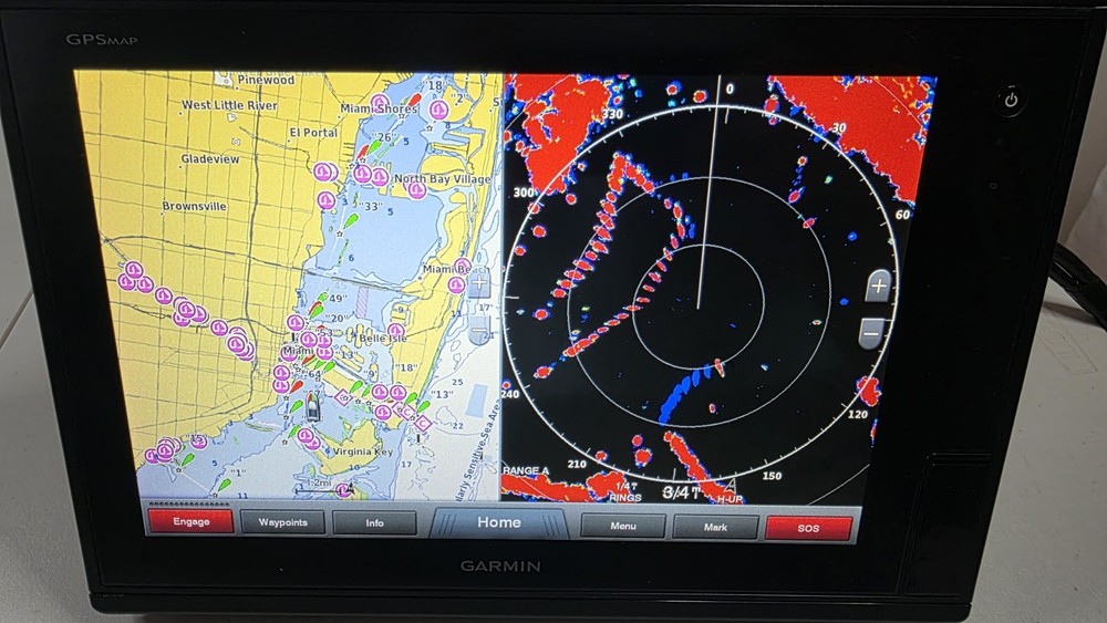 Garmin GPSMAP 7612 12" Chartplotter / Fishfinder – Excellent Condition.