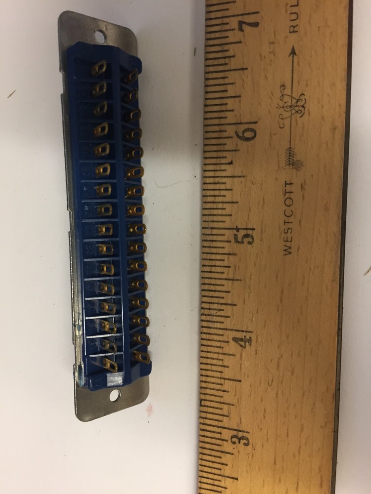 26-4100-32P CINCH 32 PIN CONNECTOR NOS