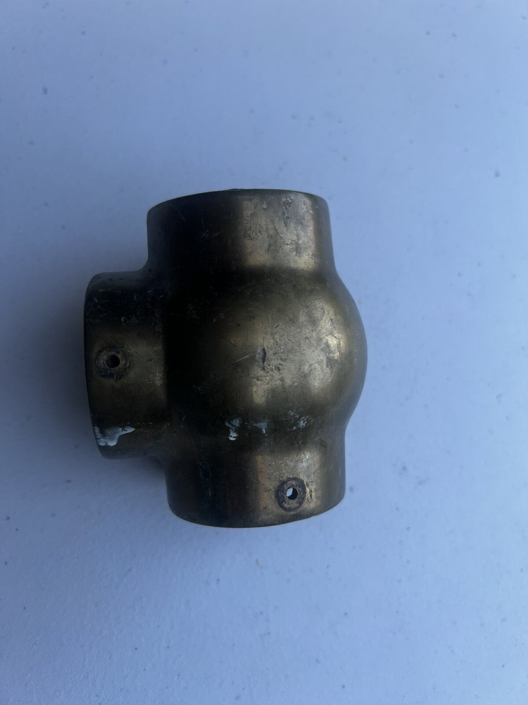 Round Bar Rail Connector in Brass 2 Inch T Fitting
