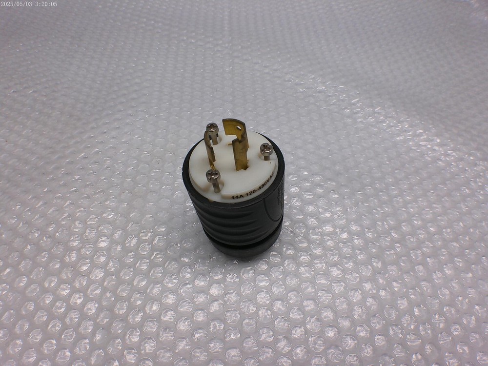 PASS & SEYMOUR S2348DF PLUG NSNP