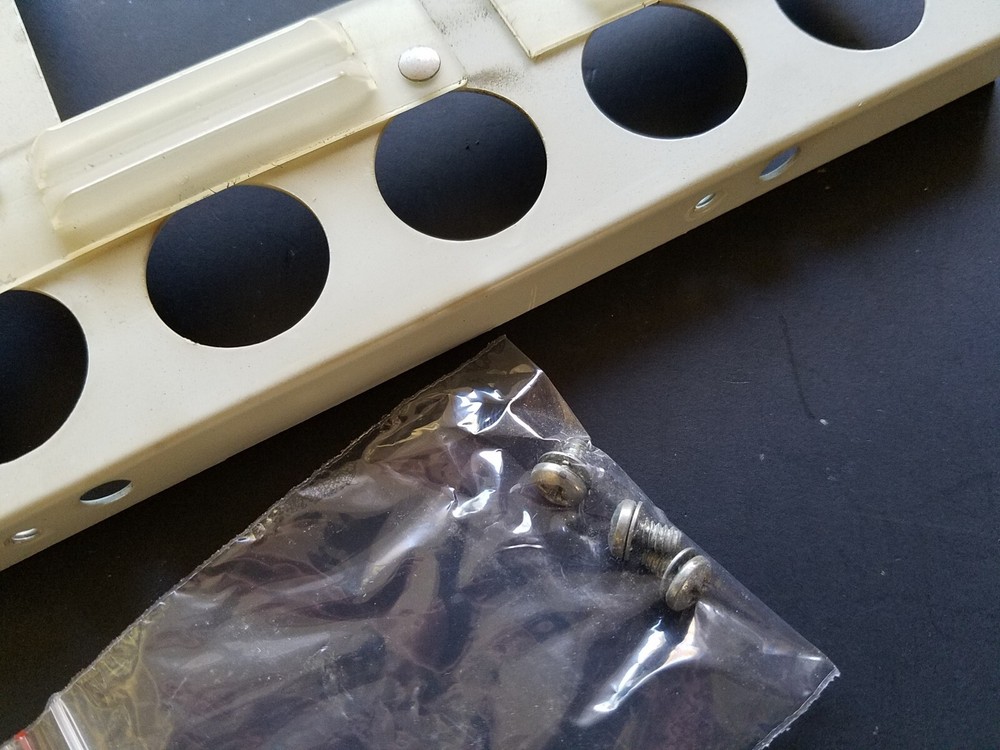 FLUKE 5100B Calibrator Metal Bracket