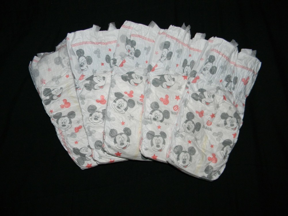 5 Huggies Snug & Dry Disposable Diapers Size 6 over 35 + Lbs.